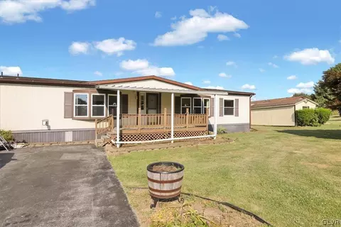138 Shamrock Ave, Mohrsville, PA 19541