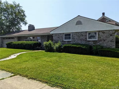 1745 Laubach Ave, Northampton, PA 18067