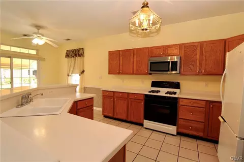 1853 Gregory, Hellertown Boro, PA 18055 photo 11
