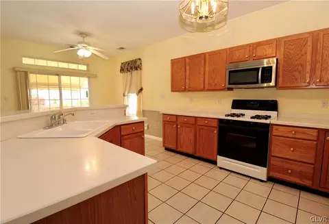 1853 Gregory, Hellertown Boro, PA 18055 photo 10