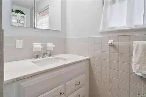 497 Bauer Rd, Bath, PA 18014 photo 16