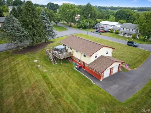 497 Bauer Rd, Bath, PA 18014 photo 8