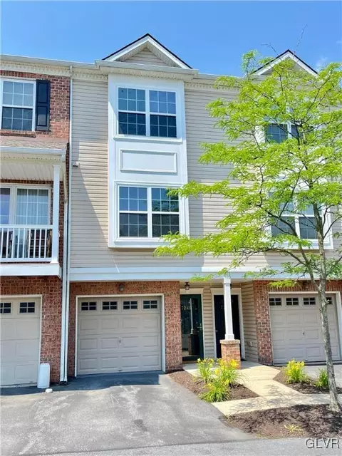7240 Pioneer Dr, Macungie, PA 18062