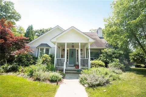 227 Mechanic St, Wind Gap, PA 18091