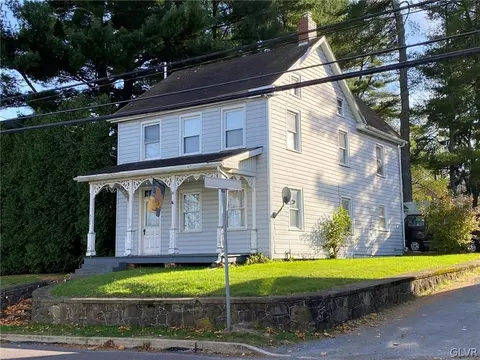 6004 Main St, Saucon Twp, PA 18034