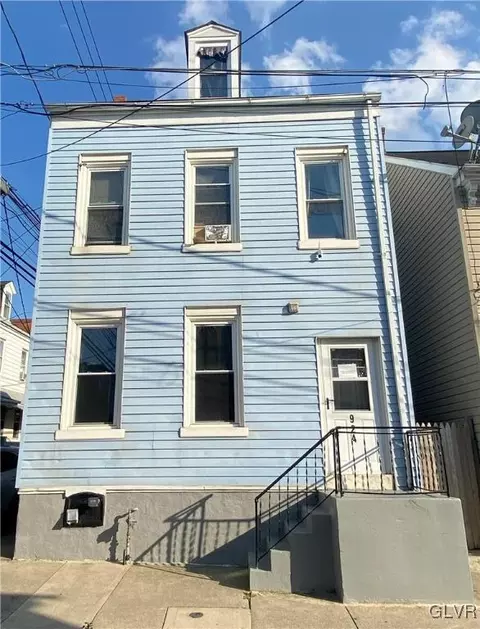 924 Oak St, Allentown, PA 18102