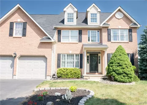64 Millbrook Ct, Tatamy Borough, PA 18045