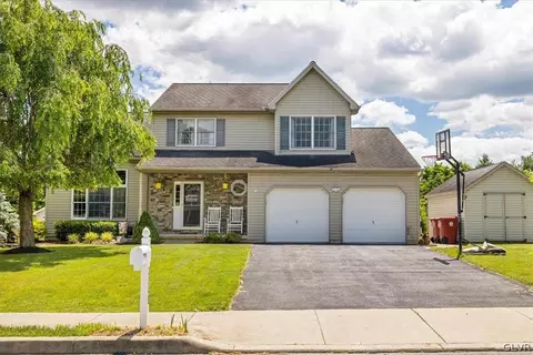 2240 Stonebridge Ln, Forks Twp, PA 18040