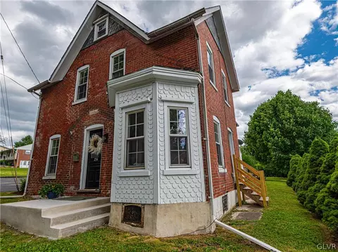 234 E Northampton St, Bath, PA 18014