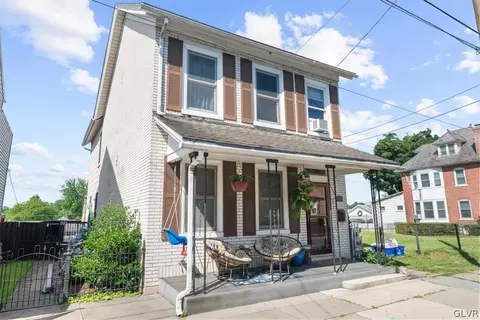 738 2nd St, Catasauqua, PA 18032
