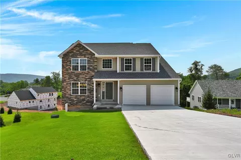 19 Fairway Dr, Ashland, PA 17921