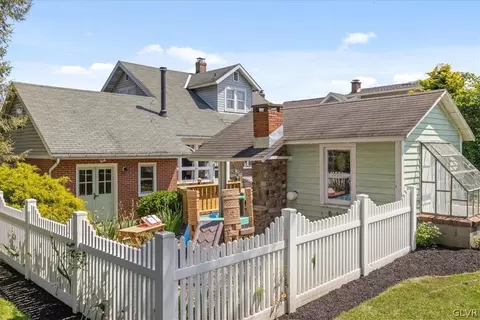 212 E High St, Hellertown, PA 18055 photo 32