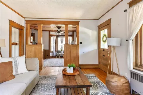 212 E High St, Hellertown, PA 18055 photo 8