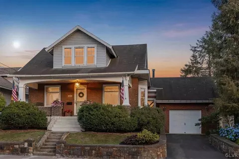 212 E High St, Hellertown, PA 18055