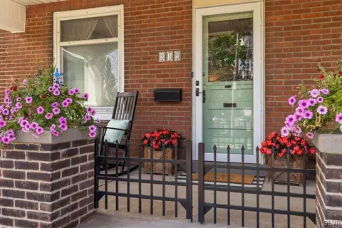 212 E High St, Hellertown, PA 18055 photo 3