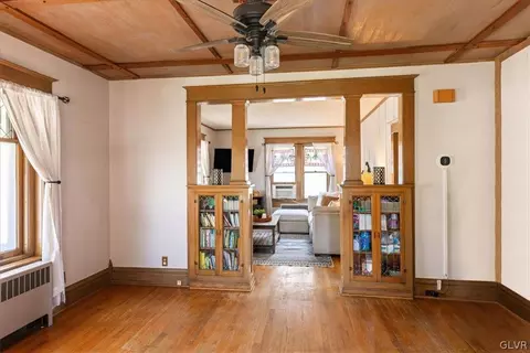 212 E High St, Hellertown, PA 18055 photo 10