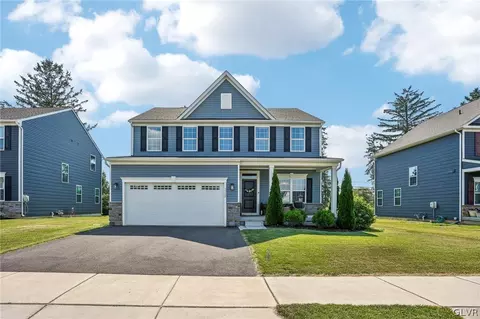 1312 Woodmont Ln, Catasauqua, PA 18032