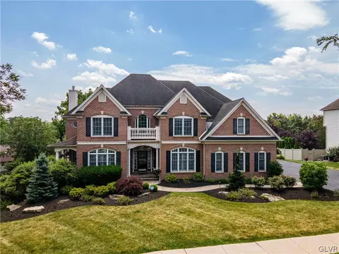 40 Crest Blvd, Palmer Township, PA 18045