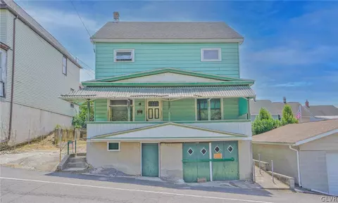 318 W Snyder Ave, Lansford, PA 18232