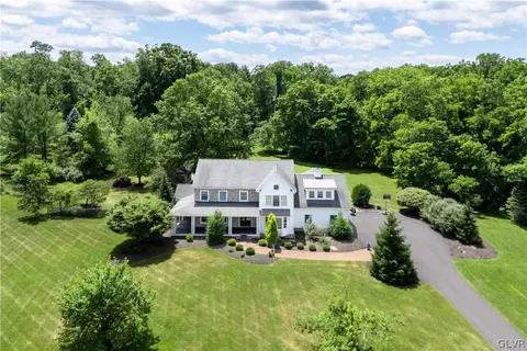 1570 Merryweather Dr, Bethlehem, PA 18015