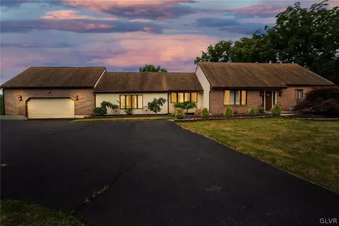 4448 Shankweiler Rd, North Whitehall Twp, PA 18069