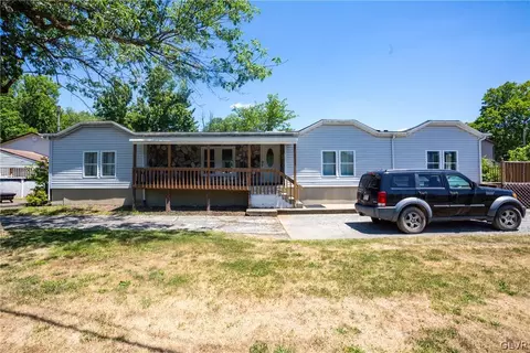 375 Old Allentown Rd, Wind Gap, PA 18091