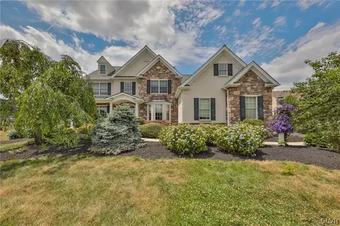 1437 Saratoga Cir, Breinigsville, PA 18031