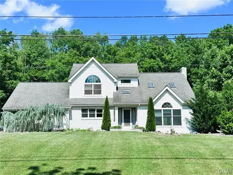 114 S Penn Dixie Rd, Nazareth, PA 18064