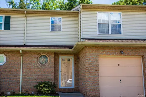44 Freedom Ter, Palmer Township, PA 18045