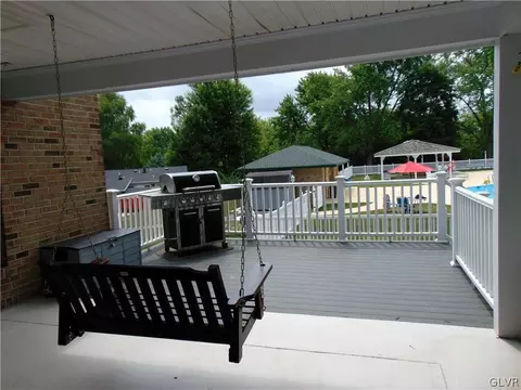 15 Brookside Dr, Bath, PA 18014 photo 27