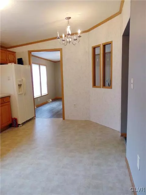 15 Brookside Dr, Bath, PA 18014 photo 5