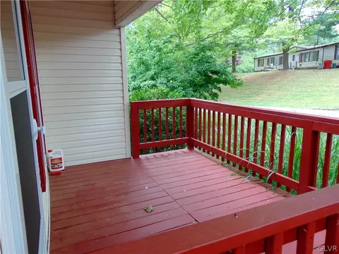 15 Brookside Dr, Bath, PA 18014 photo 24