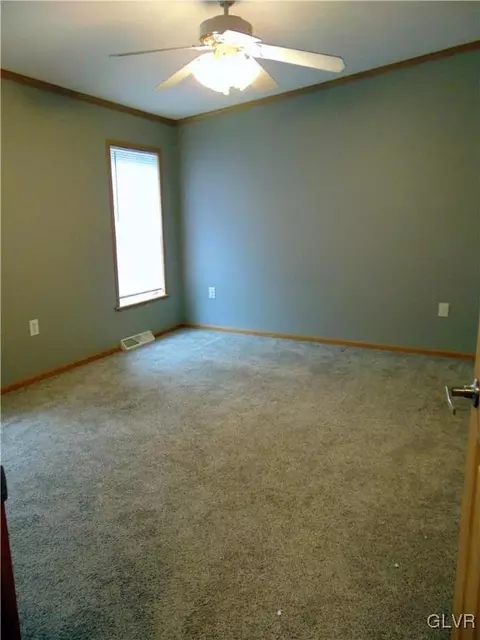 15 Brookside Dr, Bath, PA 18014 photo 16