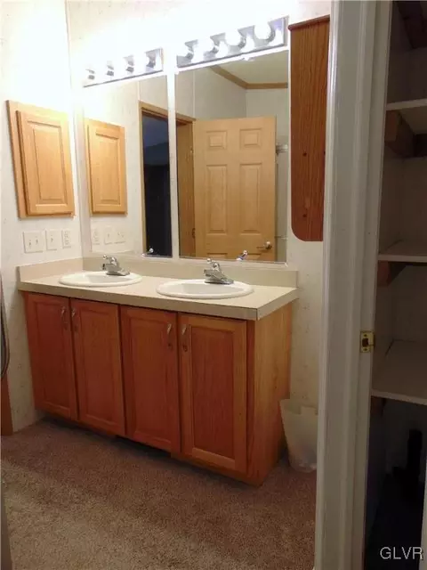 15 Brookside Dr, Bath, PA 18014 photo 18