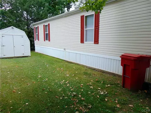 15 Brookside Dr, Bath, PA 18014 photo 25