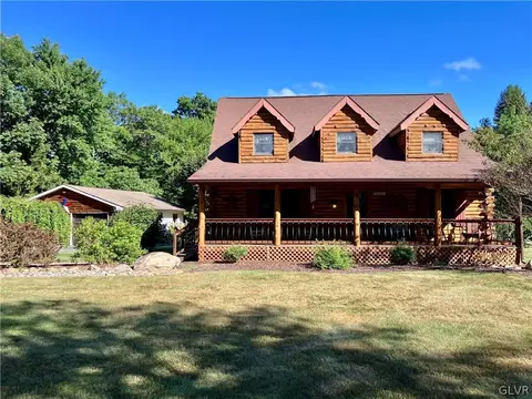 4757 N Cypress Rd, Walnutport, PA 18088