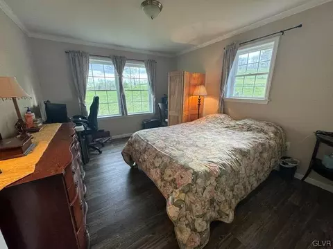 861 Bushkill Dr, Bath, PA 18014 photo 11