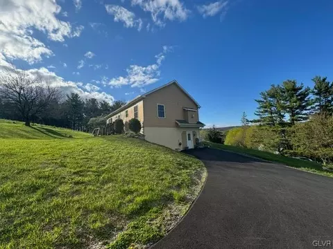 861 Bushkill Dr, Bath, PA 18014 photo 18