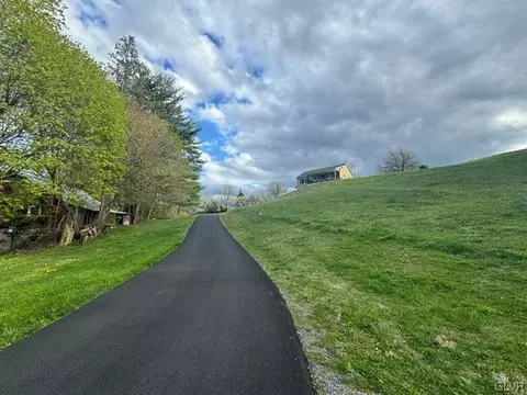 861 Bushkill Dr, Bath, PA 18014 photo 21