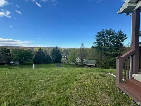 861 Bushkill Dr, Bath, PA 18014 photo 3