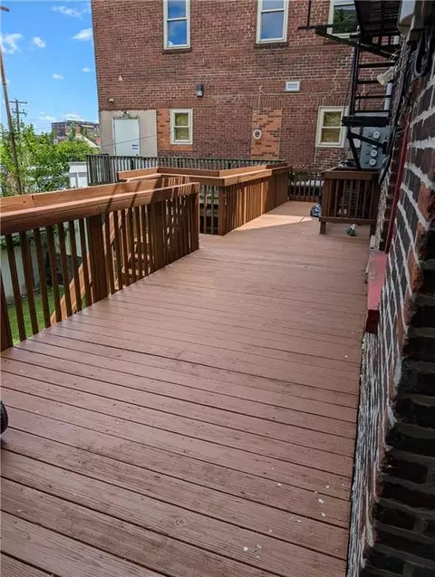 813 E 4th St, Bethlehem, PA 18015 photo 2