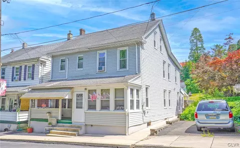 142 W Ridge St, Coaldale, PA 18218