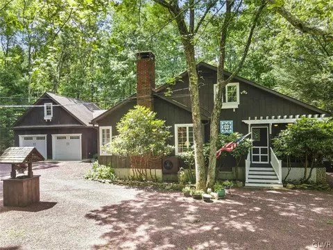 33 Cherokee Ln, Lehighton, PA 18235