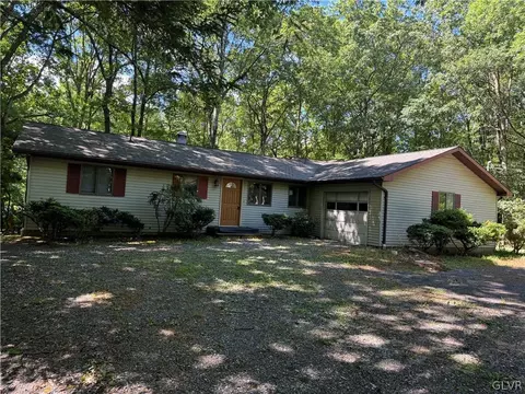 189 Eldo Lake Dr, Kunkletown, PA 18058