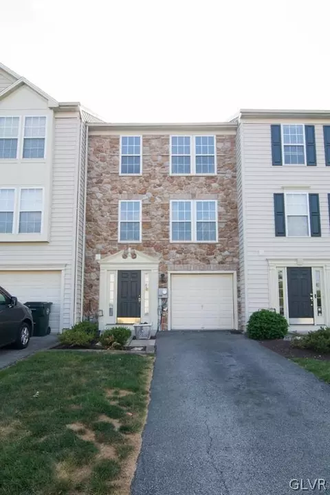 1045 Sparrow Way, Breinigsville, PA 18031