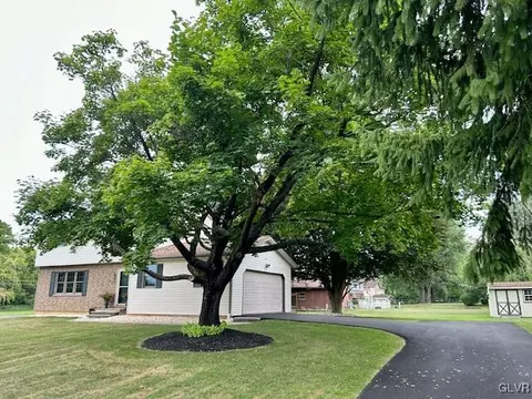 4682 Ash Dr, Nazareth, PA 18064