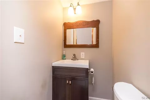 1826 Jamicky Ln, Hellertown, PA 18055 photo 16
