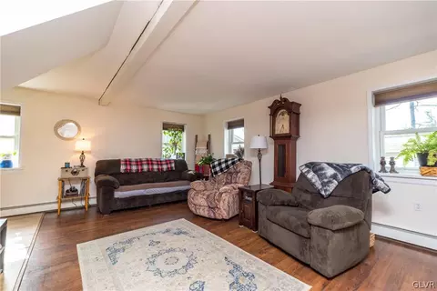 1826 Jamicky Ln, Hellertown, PA 18055 photo 7