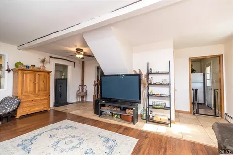 1826 Jamicky Ln, Hellertown, PA 18055 photo 6
