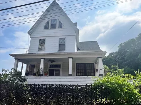 55 S Walnut St, Lansford, PA 18232